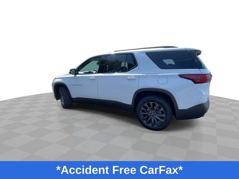 Used 2023 Chevrolet Traverse RS image 7