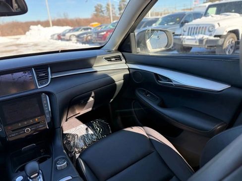 Used 2019 INFINITI QX50 Luxe w/ Navigation Package AWD/4WD image 21