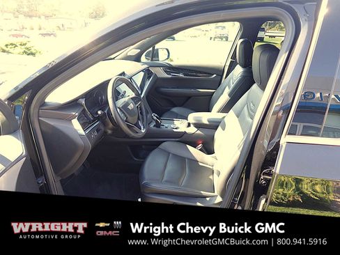 Used 2025 Cadillac XT6 Premium Luxury image 14