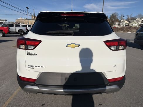 Used 2022 Chevrolet TrailBlazer LT image 4