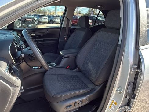 Used 2022 Chevrolet Equinox LT image 11