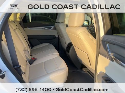 Certified 2022 Cadillac XT5 Premium Luxury w/ LPO, Floor Liner Package image 8