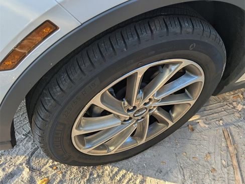 Used 2023 Lincoln Corsair FWD w/ Equipment Group 101A image 4