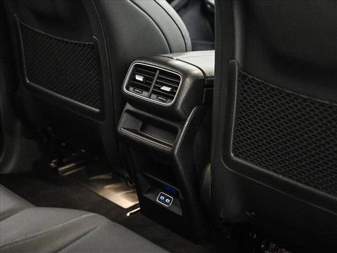 Used 2024 Mercedes-Benz GLE 450e 4MATIC image 19