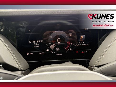 Used 2025 GMC Yukon XL Elevation w/ Elevation Premium Package AWD/4WD image 14