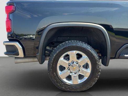 Used 2021 Chevrolet Silverado 2500 LTZ w/ LTZ Plus Package AWD/4WD image 23