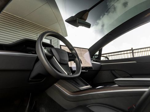 Used 2025 Tesla Model X AWD/4WD image 20