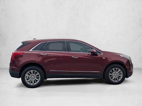 Used 2017 Cadillac XT5 FWD image 4