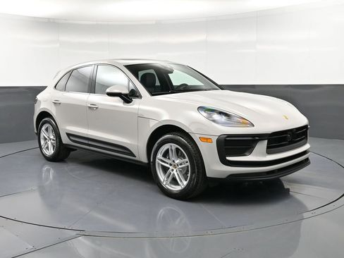 New 2026 Porsche Macan AWD/4WD image 10