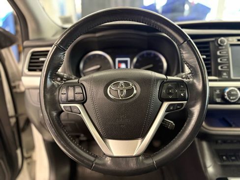 Used 2018 Toyota Highlander Limited w/ Protection Package #3 image 17