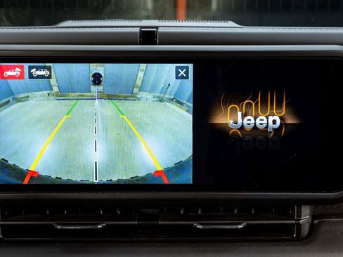 Used 2024 Jeep Wrangler Unlimited Rubicon image 25