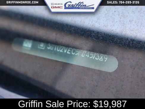 Used 2015 GMC Sierra 1500 SLT w/ SLT Crew Cab Value Package AWD/4WD image 13