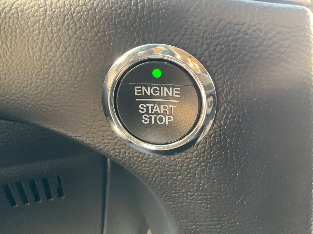 Used 2018 Ford Edge SEL w/ Equipment Group 201A FWD image 12