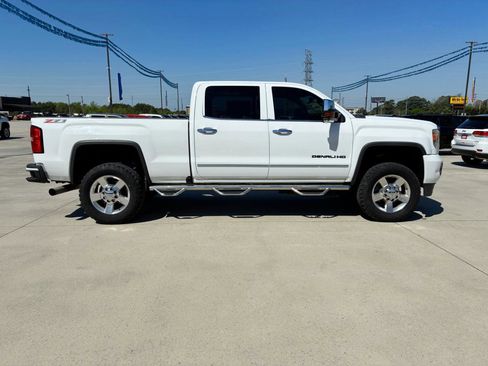 Used 2016 GMC Sierra 2500 Denali w/ Duramax Plus Package image 5