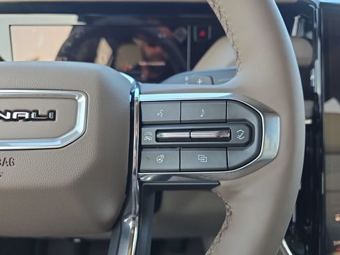 New 2026 GMC Yukon Denali w/ Denali Reserve Package AWD/4WD image 17