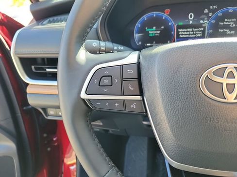 Used 2025 Toyota Grand Highlander FWD image 25