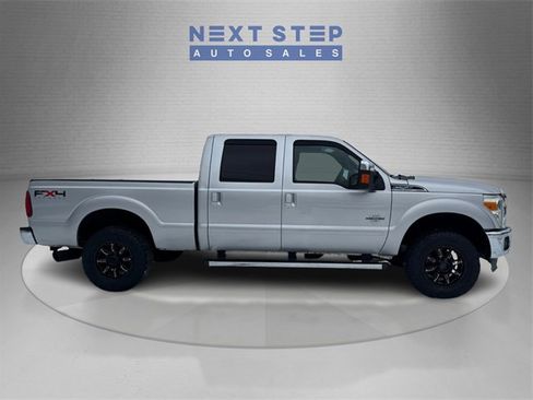 Used 2011 Ford F250 Lariat w/ Lariat Interior Pkg image 9