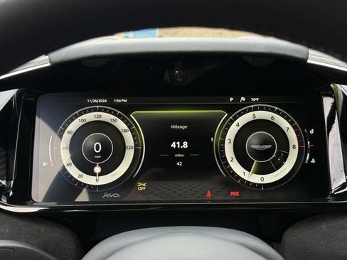 New 2025 Aston Martin V8 Vantage Coupe image 6