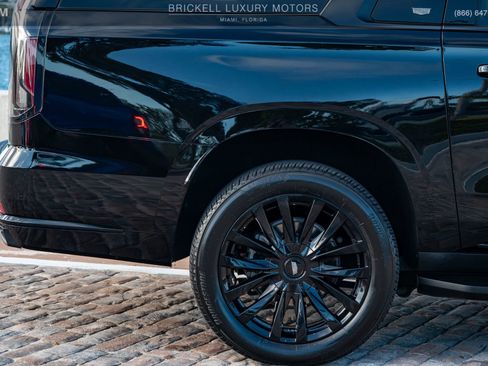 Used 2023 Cadillac Escalade ESV Luxury image 41