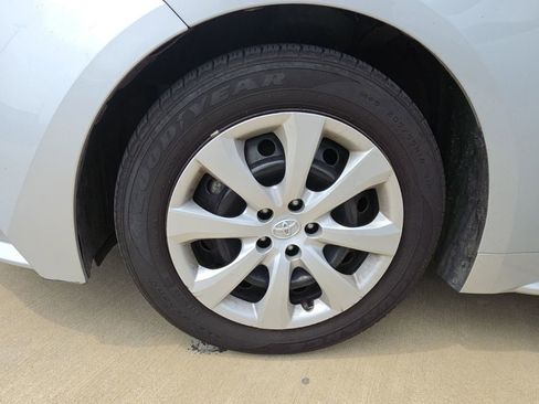Used 2024 Toyota Corolla LE FWD image 11
