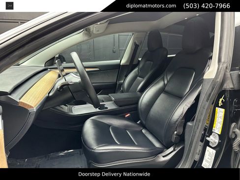 Used 2023 Tesla Model 3 Performance image 18