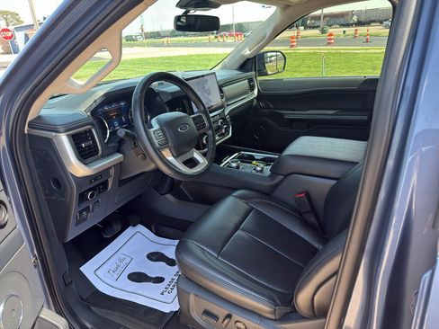 Used 2023 Ford Expedition Max XLT AWD/4WD image 5