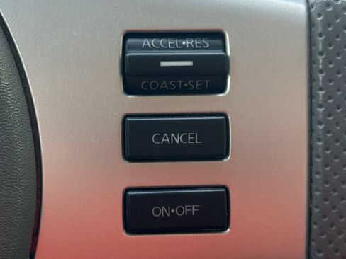 Used 2013 Nissan Frontier SV w/ SV Value Truck Pkg AWD/4WD image 31
