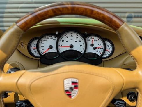 Used 2001 Porsche 911 Carrera RWD image 21