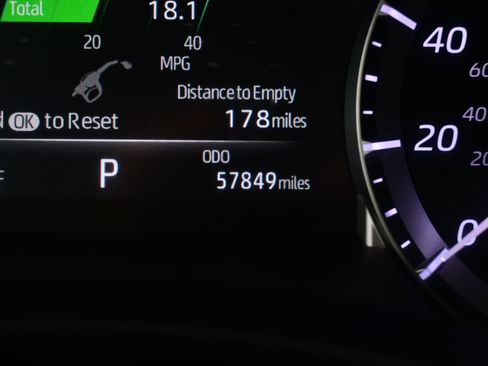 Used 2022 Toyota Highlander XLE image 25