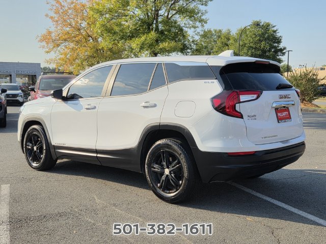 Used 2024 GMC Terrain SLE FWD image 3