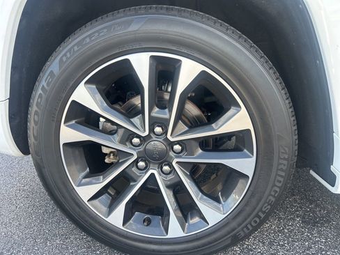 Used 2022 Jeep Grand Cherokee Overland image 14