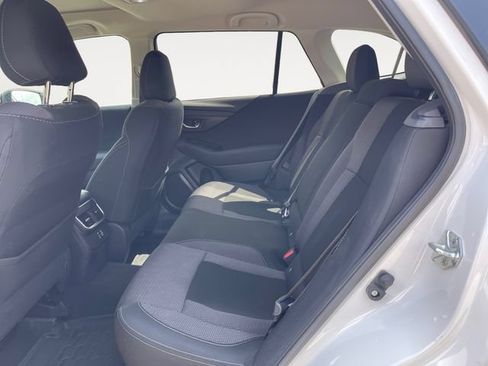 Used 2025 Subaru Outback Premium AWD/4WD image 13