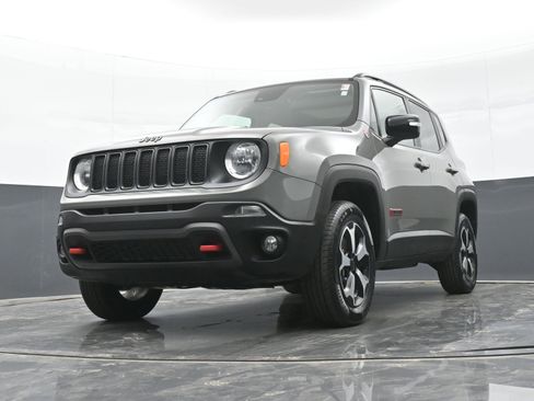 Used 2022 Jeep Renegade Trailhawk w/ Sun/Sound Group AWD/4WD image 37