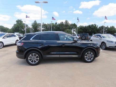 Used 2023 Lincoln Nautilus FWD w/ Premium Package image 8