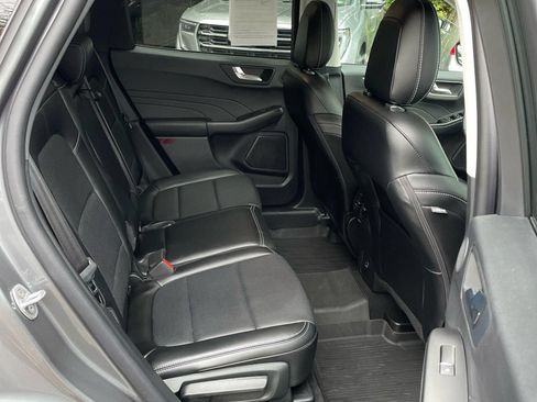 Used 2022 Ford Escape SEL w/ Technology Package AWD/4WD image 8