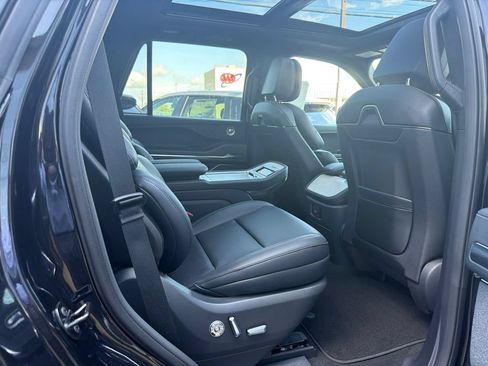 New 2027 Lincoln Navigator Reserve w/ Jet Appearance Package AWD/4WD image 10