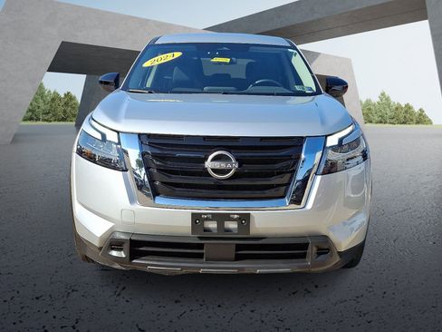 Certified 2024 Nissan Pathfinder S image 2