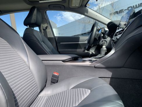 Used 2024 Toyota Camry SE image 35