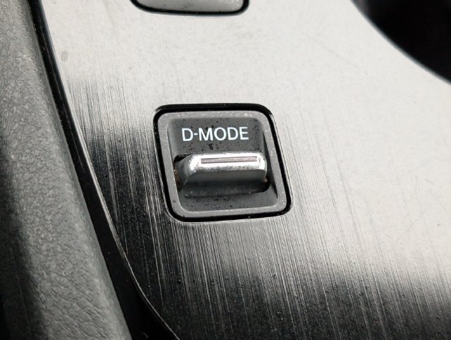 Used 2024 Nissan Rogue SV FWD image 25