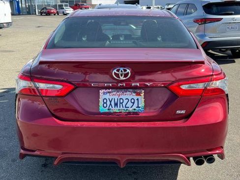 Certified 2018 Toyota Camry SE w/ Moonroof Package image 5