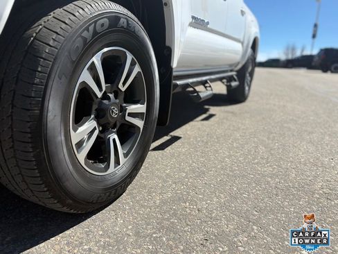 Used 2019 Toyota Tacoma TRD Sport w/ Technology Package image 13