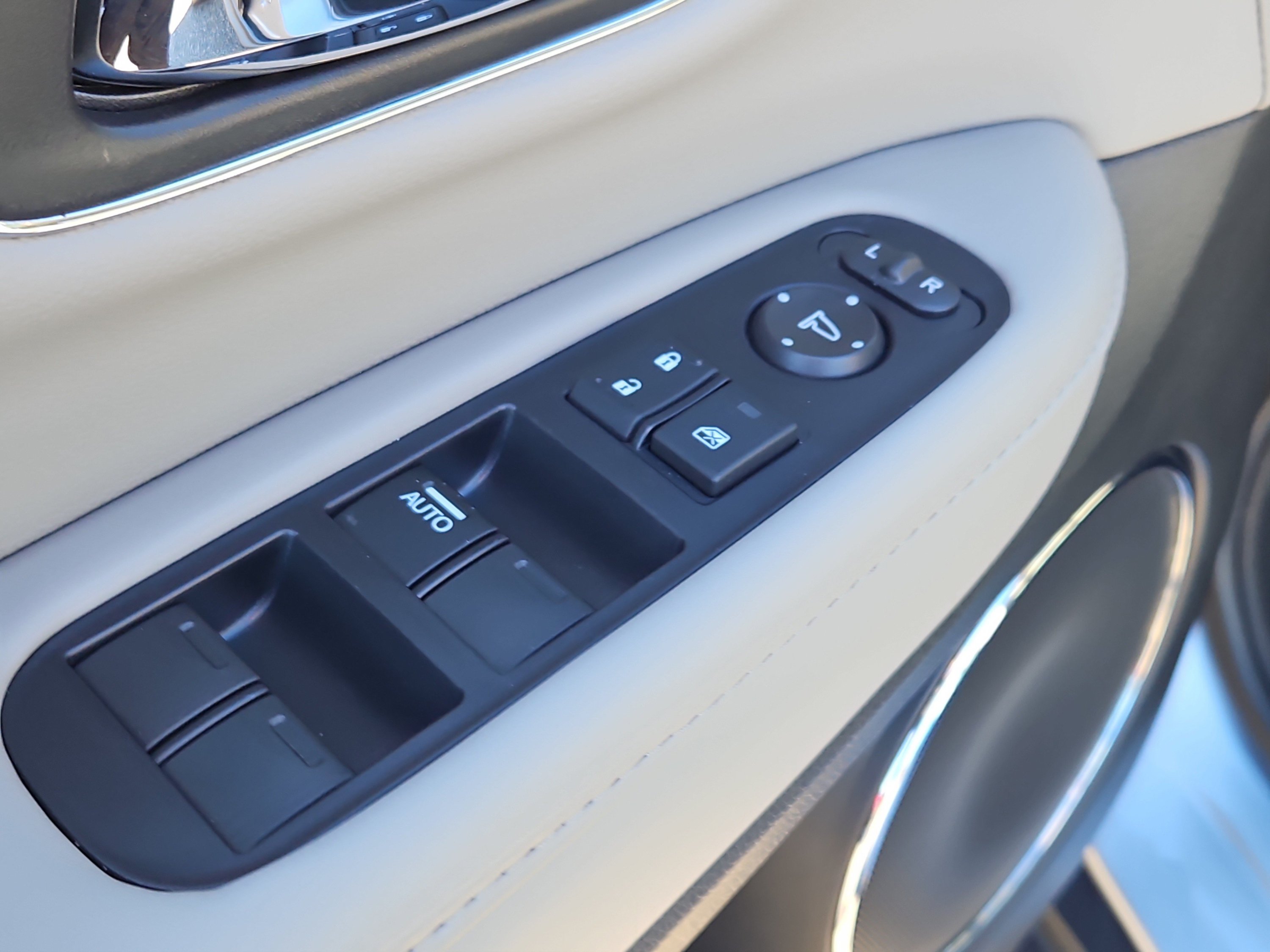 Certified 2022 Honda HR-V EX-L image 16