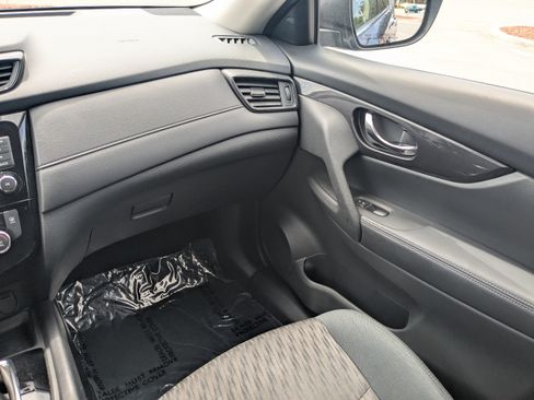 Used 2019 Nissan Rogue SV w/ Premium Package AWD/4WD image 15
