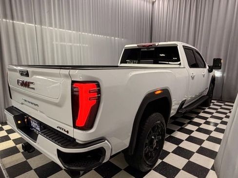 Used 2024 GMC Sierra 3500 AT4 w/ AT4 Premium Plus Package AWD/4WD image 4