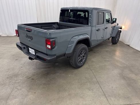 New 2025 Jeep Gladiator Sport image 24