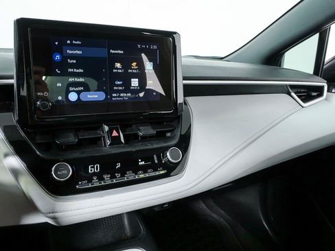 Used 2025 Toyota Corolla SE FWD image 12
