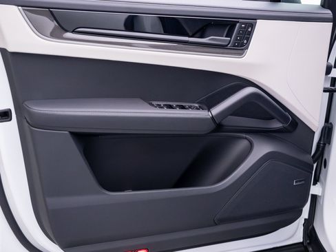 New 2026 Porsche Cayenne S AWD/4WD image 14