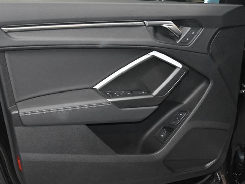 Certified 2025 Audi Q3 2.0T Premium w/ Convenience Package image 4