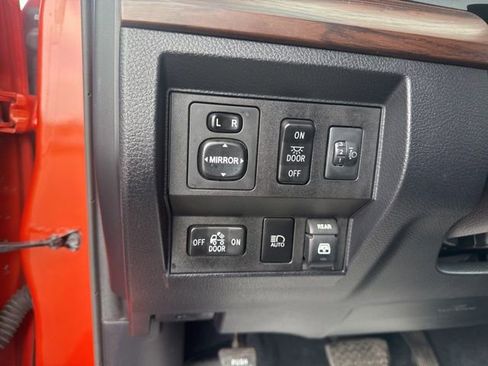 Used 2018 Toyota Tundra Limited w/ Limited Premium Package image 25