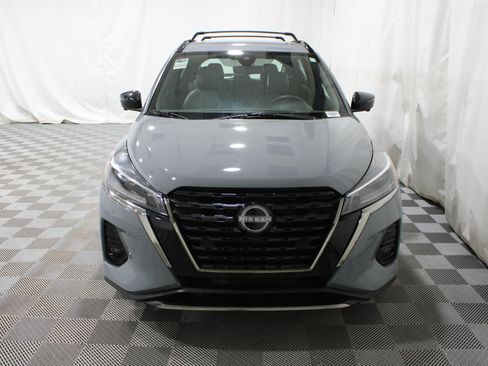 Used 2023 Nissan Kicks SR w/ SR Premium Package FWD image 27